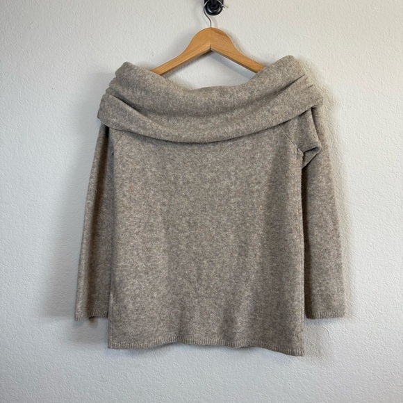 Abercrombie & Fitch Tan Off Shoulder Wool Blend Soft 3/4 Sleeve Sweater Top Sz M - Picture 6 of 12